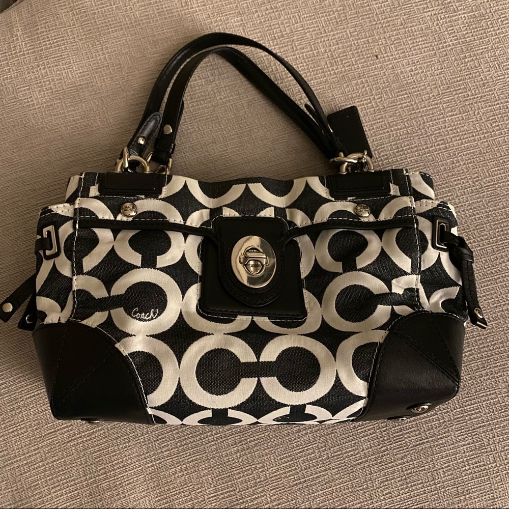 NWOT Coach Peyton Black and White OP Art Signature Carryall 14515